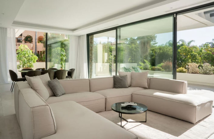 Image No.24-4 Bed Property for sale