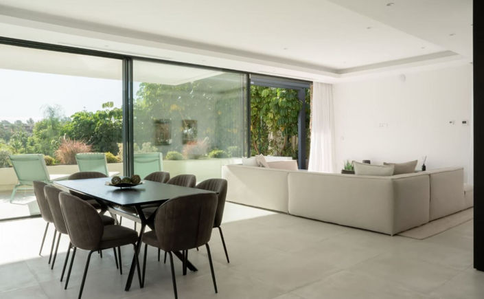 Image No.41-4 Bed Property for sale