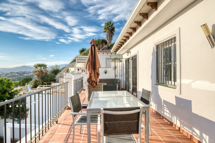 Image No.19-5 Bed Property for sale