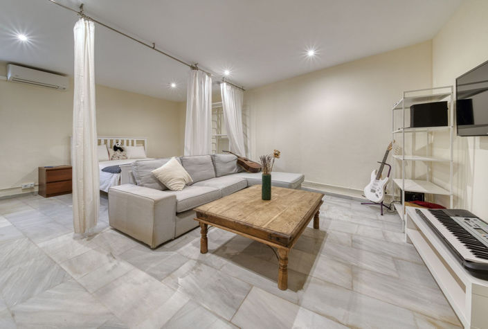 Image No.35-5 Bed Property for sale