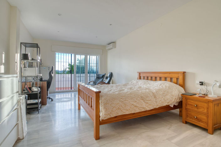 Image No.37-5 Bed Property for sale