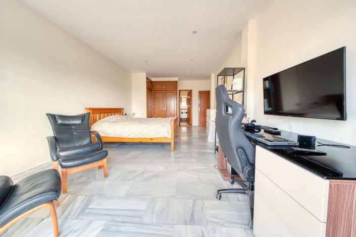 Image No.39-5 Bed Property for sale