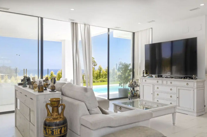 Image No.11-4 Bed Property for sale