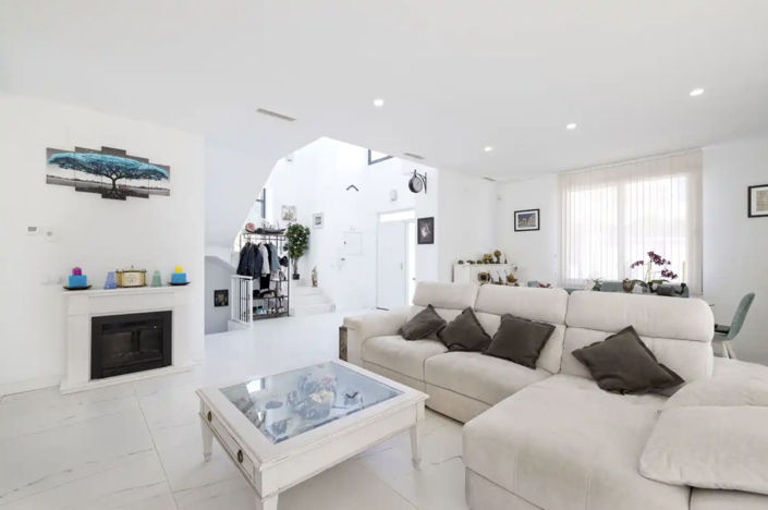 Image No.13-4 Bed Property for sale