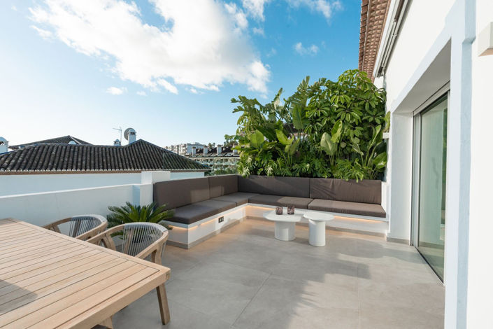 Image No.12-3 Bed Property for sale