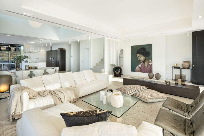 Image No.6-6 Bed Property for sale