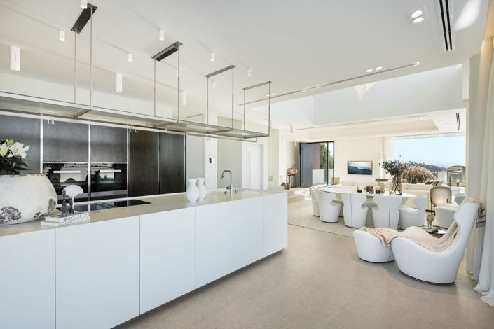 Image No.9-6 Bed Property for sale