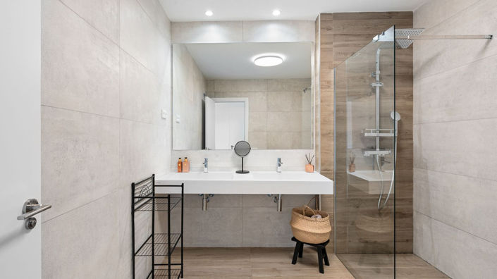 Image No.15-3 Bed Property for sale