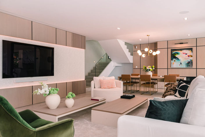 Image No.10-5 Bed Property for sale