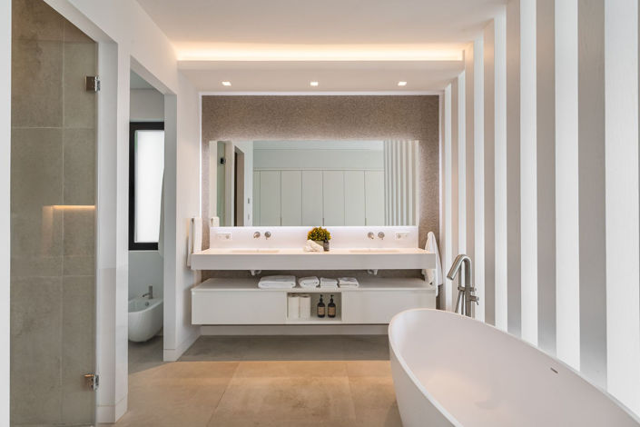 Image No.16-5 Bed Property for sale