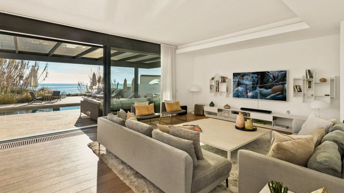 Image No.18-6 Bed Property for sale