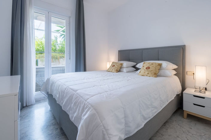 Image No.21-2 Bed Property for sale