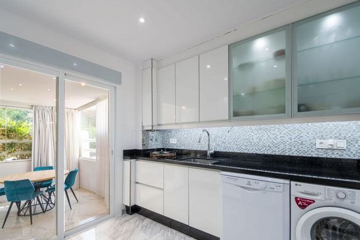 Image No.9-2 Bed Property for sale