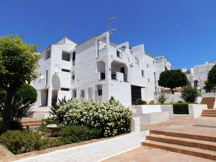 Image No.1-3 Bed Property for sale