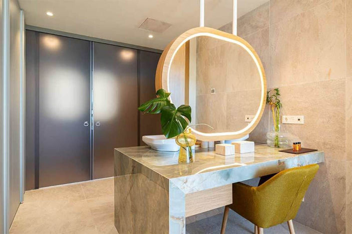 Image No.13-2 Bed Property for sale