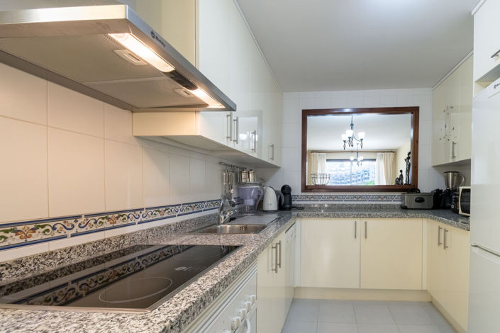 Image No.17-2 Bed Property for sale