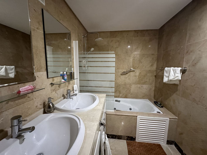 Image No.52-2 Bed Property for sale