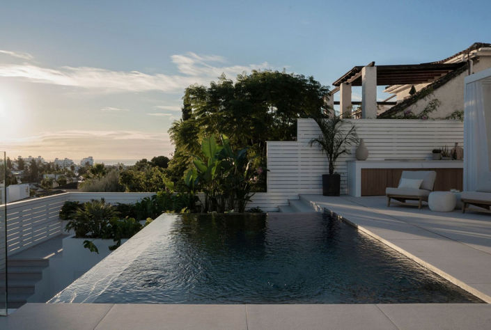 Image No.20-5 Bed Property for sale