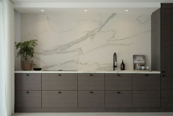 Image No.23-5 Bed Property for sale