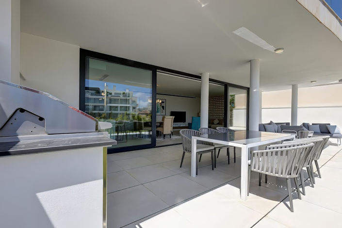 Image No.11-3 Bed Property for sale