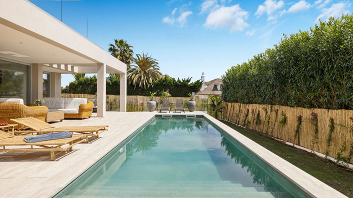 Image No.1-5 Bed Property for sale
