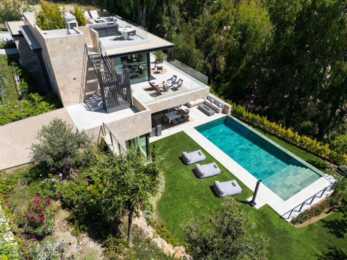 Image No.38-6 Bed Property for sale