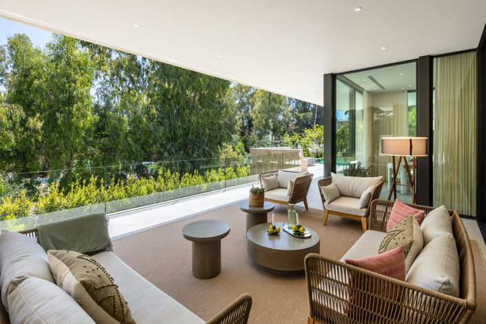 Image No.8-6 Bed Property for sale