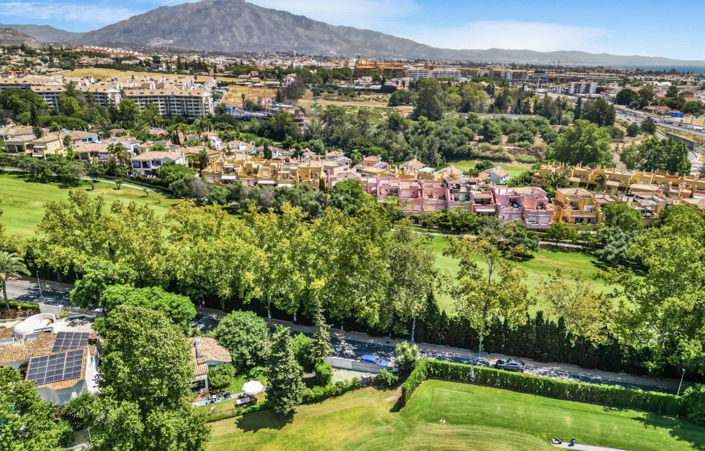 Image No.12-3 Bed Property for sale