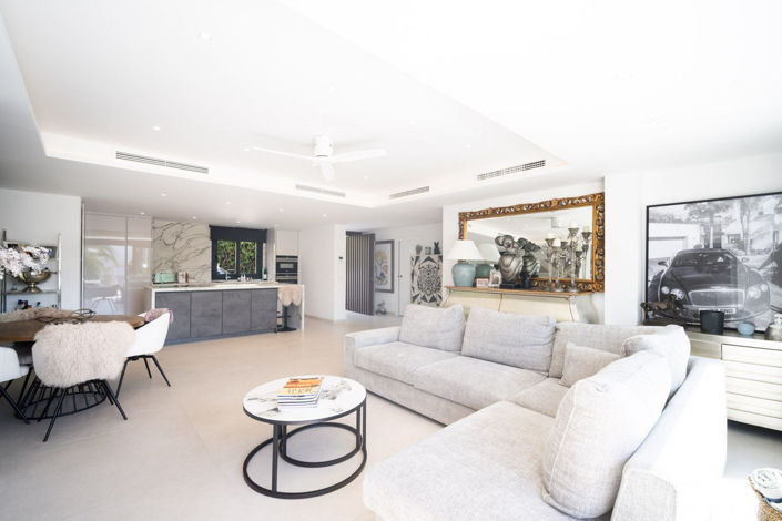 Image No.12-2 Bed Property for sale