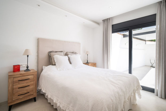 Image No.4-2 Bed Property for sale