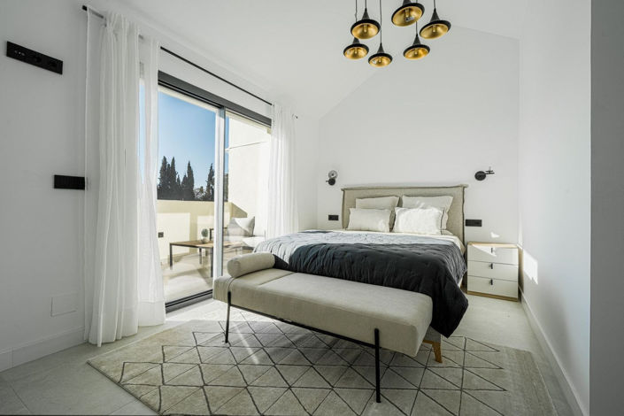 Image No.8-3 Bed Property for sale