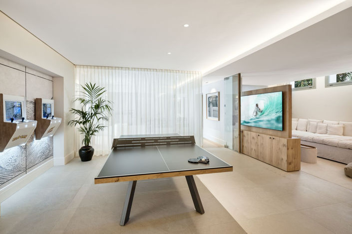 Image No.21-6 Bed Property for sale