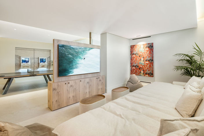 Image No.22-6 Bed Property for sale