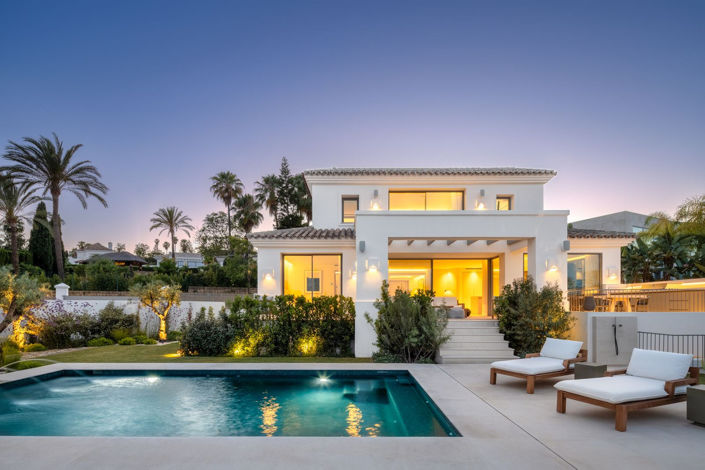 Image No.28-6 Bed Property for sale