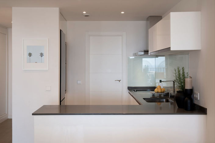 Image No.12-2 Bed Property for sale