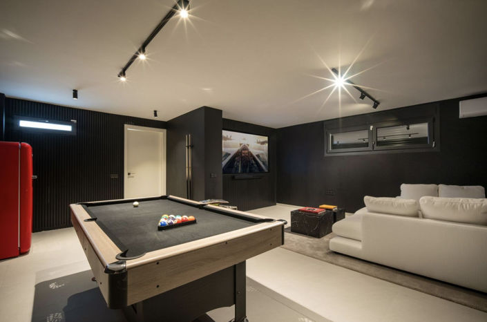 Image No.4-4 Bed Property for sale