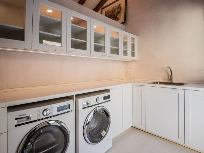 Image No.26-6 Bed Property for sale