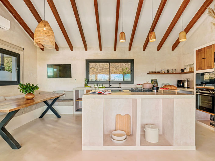 Image No.27-6 Bed Property for sale