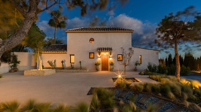 Image No.35-6 Bed Property for sale