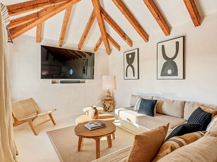 Image No.5-6 Bed Property for sale