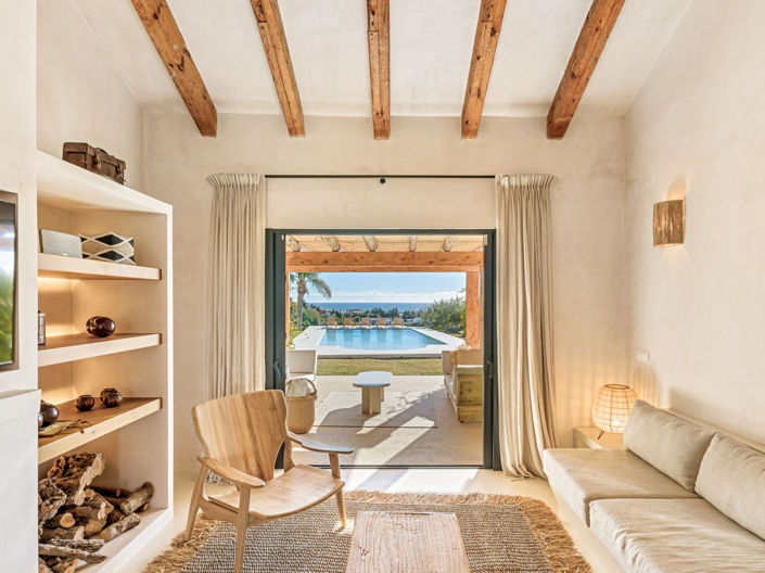 Image No.7-6 Bed Property for sale