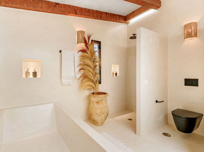 Image No.8-6 Bed Property for sale