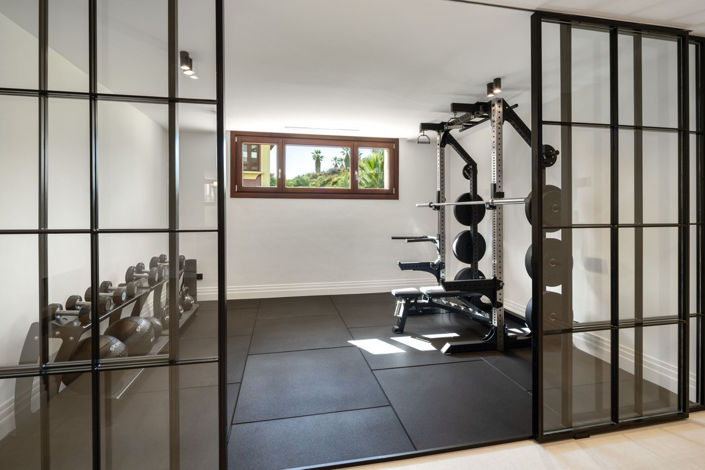 Image No.11-5 Bed Property for sale