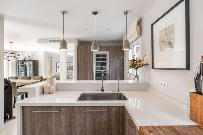 Image No.8-4 Bed Property for sale