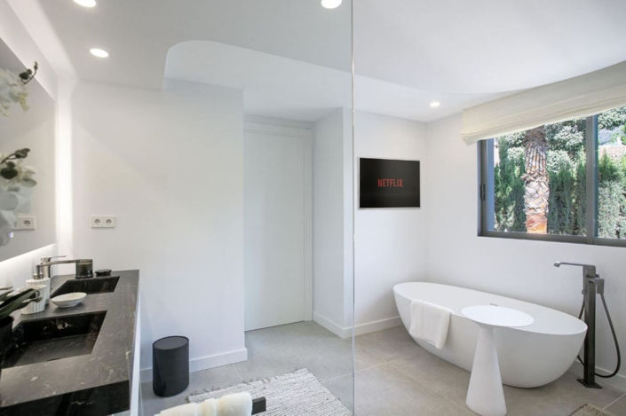 Image No.7-5 Bed Property for sale