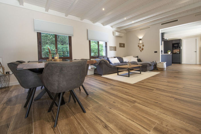 Image No.10-5 Bed Property for sale