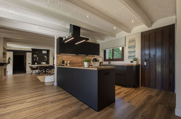 Image No.11-5 Bed Property for sale