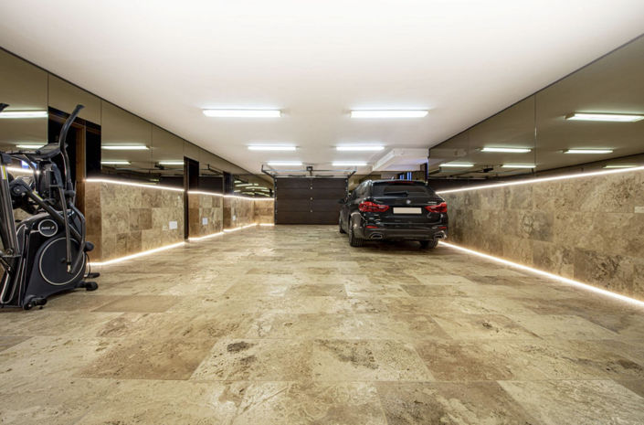 Image No.5-5 Bed Property for sale