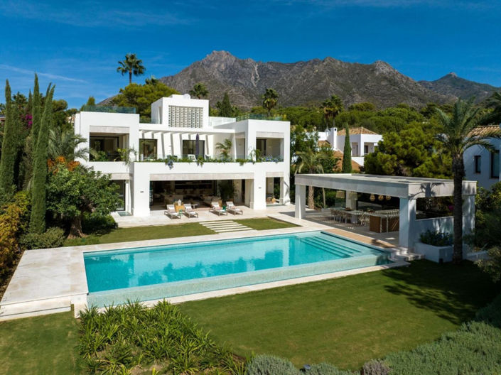 Image No.1-5 Bed Property for sale