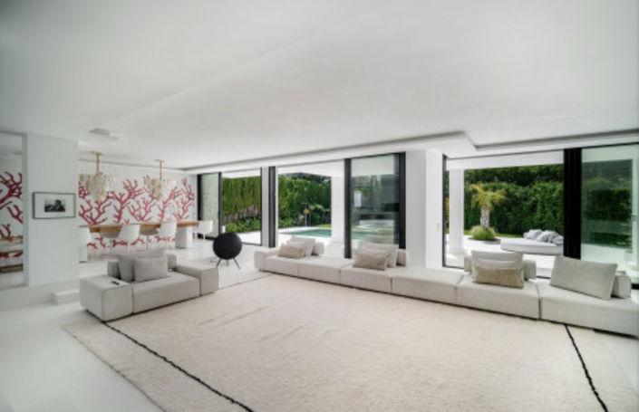 Image No.14-4 Bed Property for sale